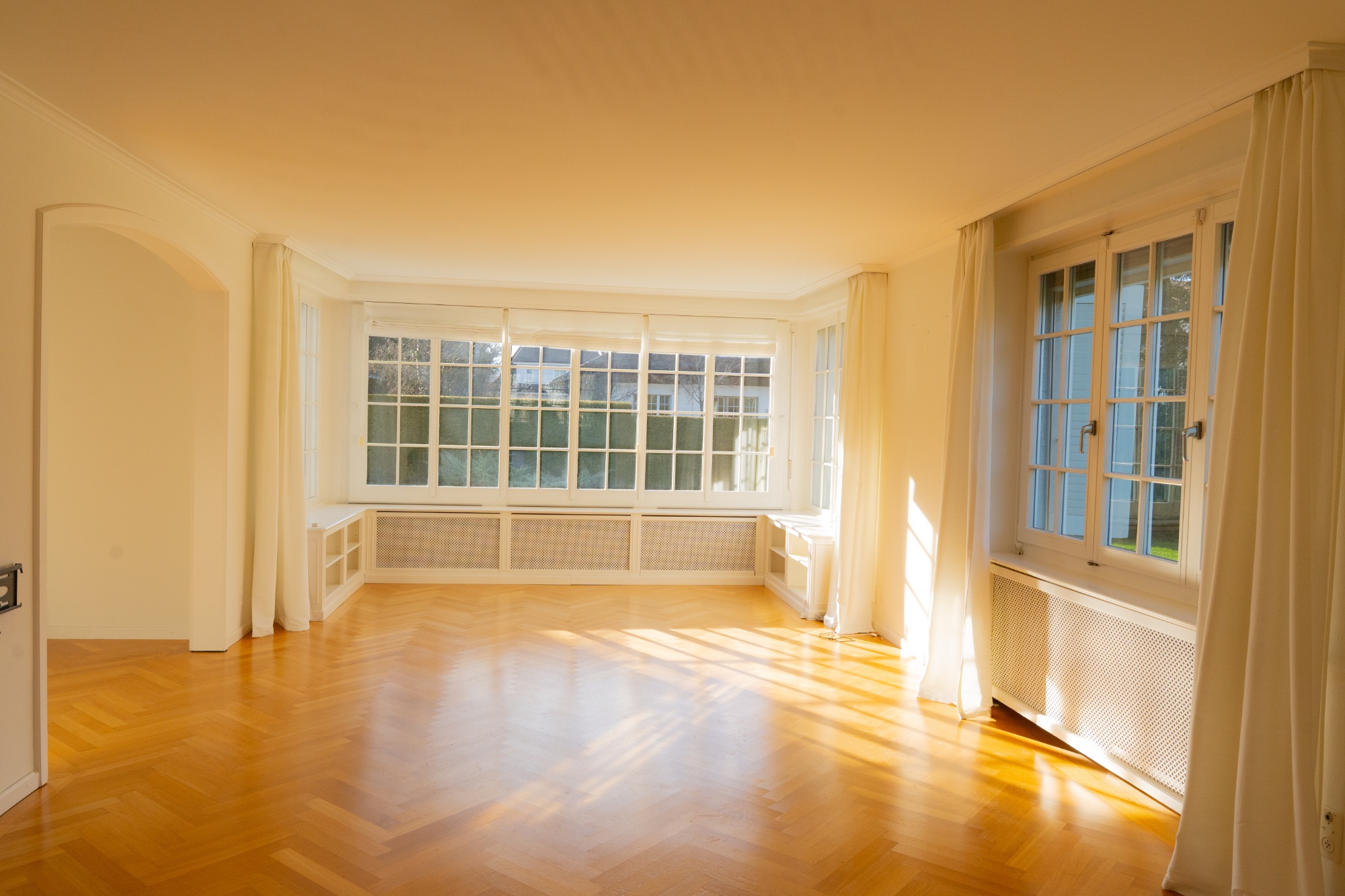 Lichtdurchfluteter Raum